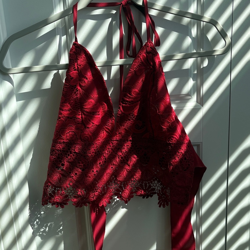 SHEIN Red Lace Halter Tank Top
